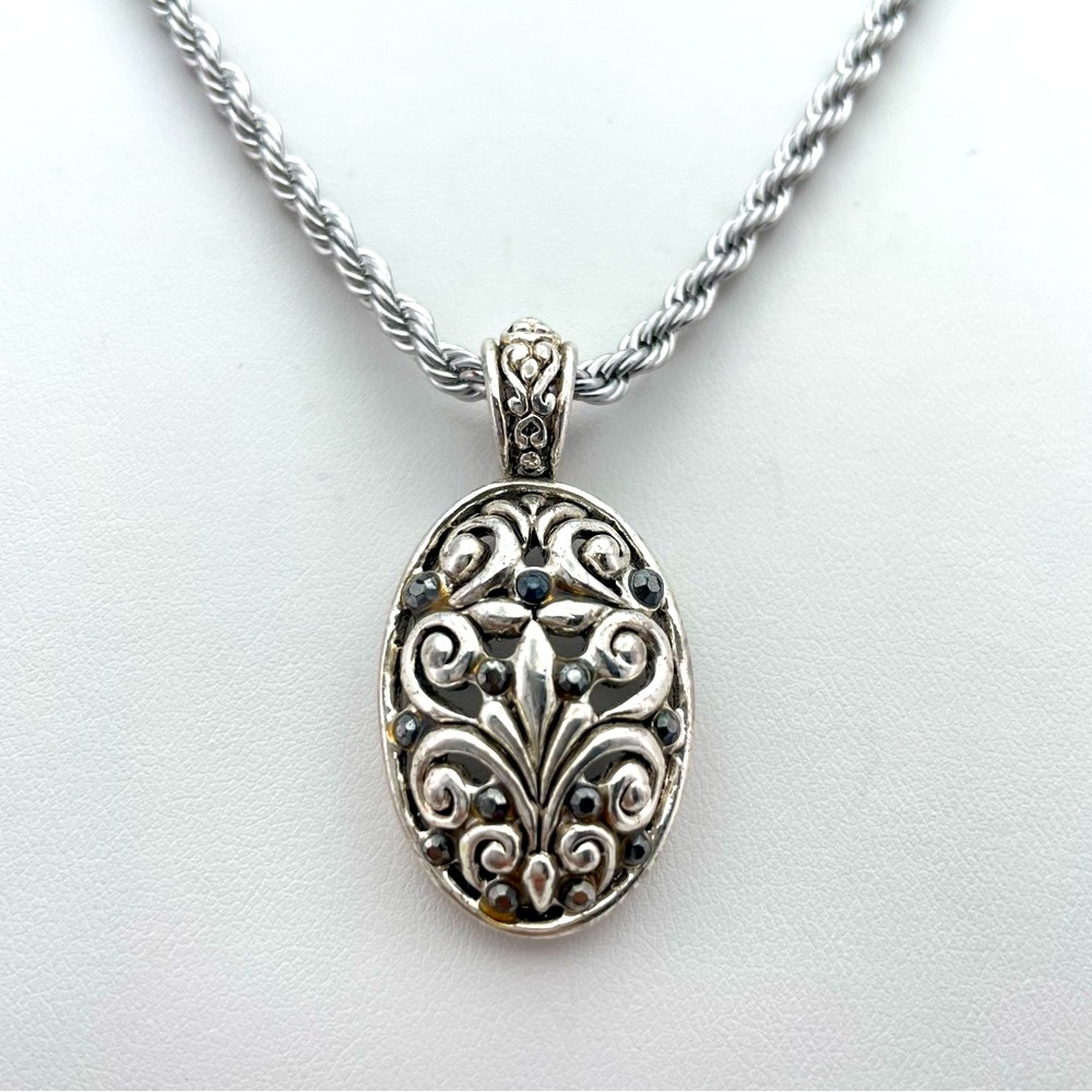 Vintage Ornate Oval Pendant Necklace Stainless Steel 18” Rope Chain